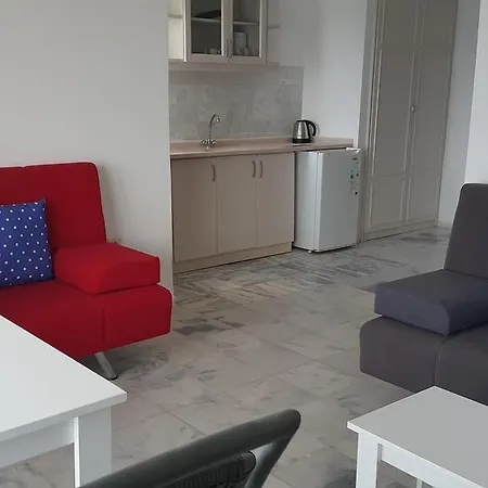 מלון דירות Serena Suites 3*