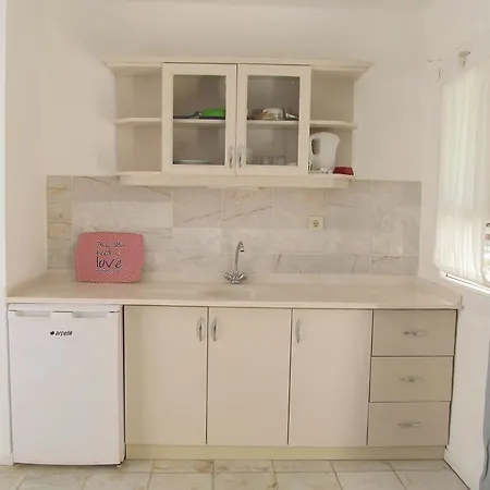 מלון דירות Serena Suites מרמריס
