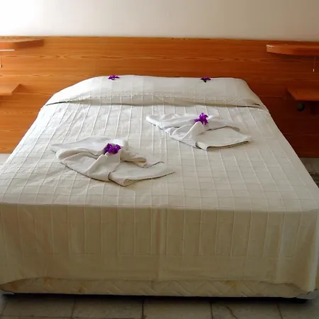 מלון דירות Serena Suites 3*