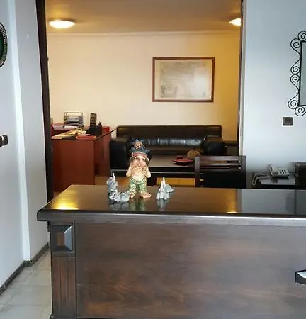 شقة فندقية Serena Suites 3*