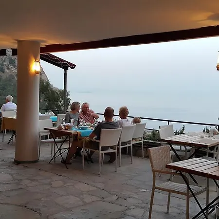 Serena Suites 3*